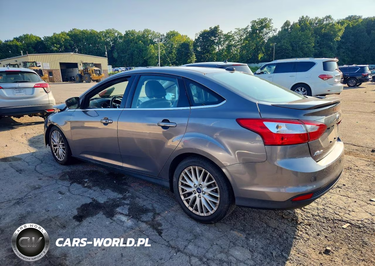 2014 Ford Focus Titanium VIN:1FADP3J2XEL462916 - 2