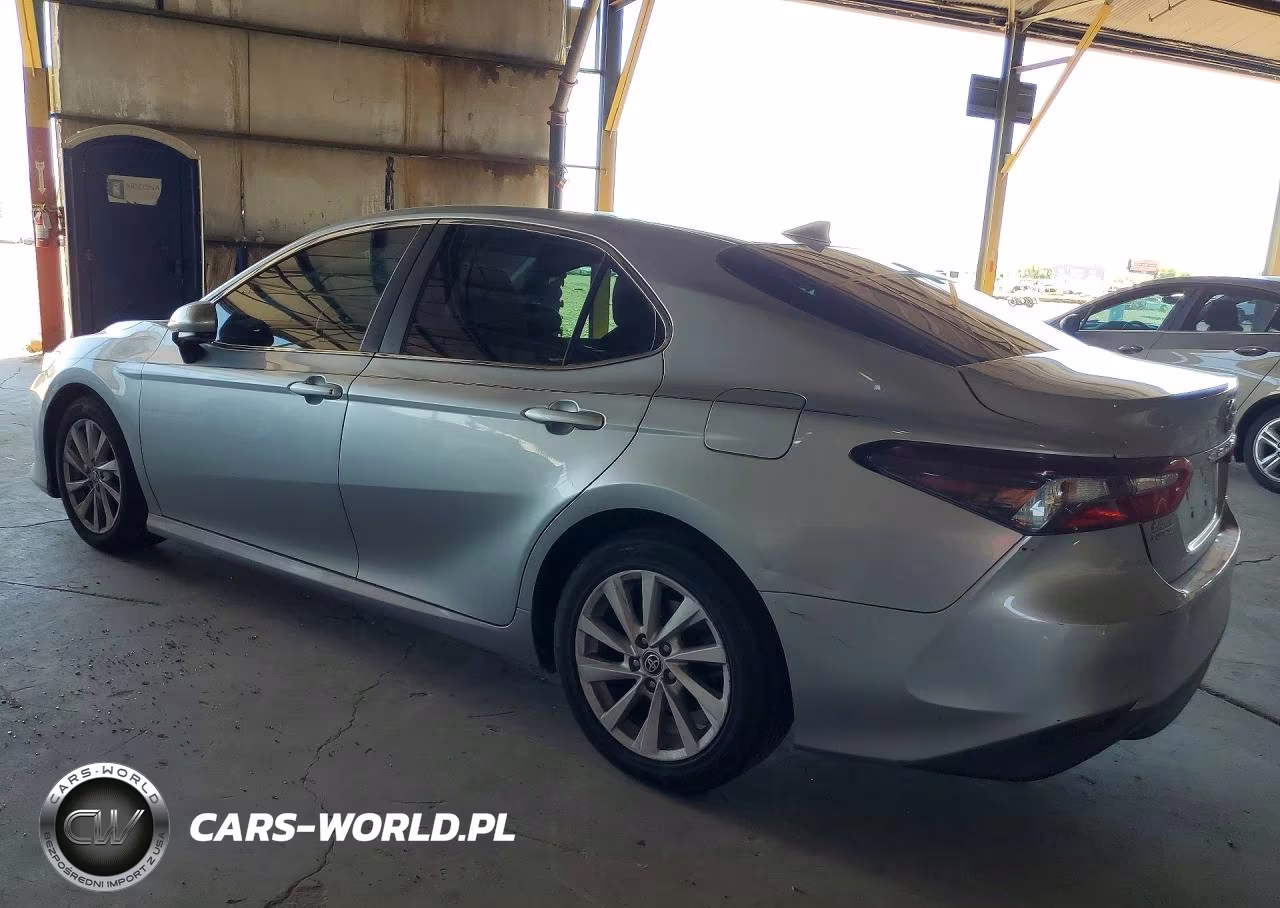 2022 Toyota Camry Le VIN:4T1C11AK6NU627670 - 2