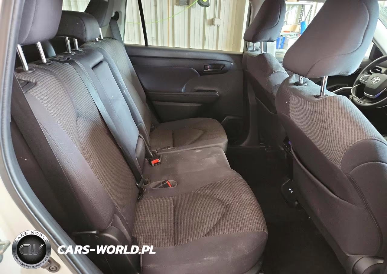 2023 Toyota Highlander L VIN:5TDKDRAH9PS032152 - 10