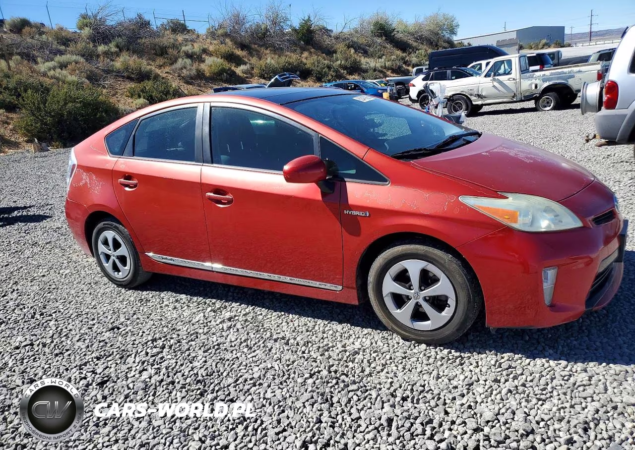 2012 Toyota Prius Three VIN:JTDKN3DU0C1588005 - 4