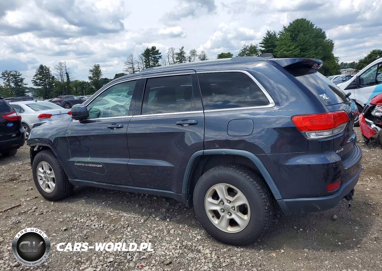 2015 Jeep Grand Cherokee Laredo VIN:1C4RJFAG3FC683838 - 2
