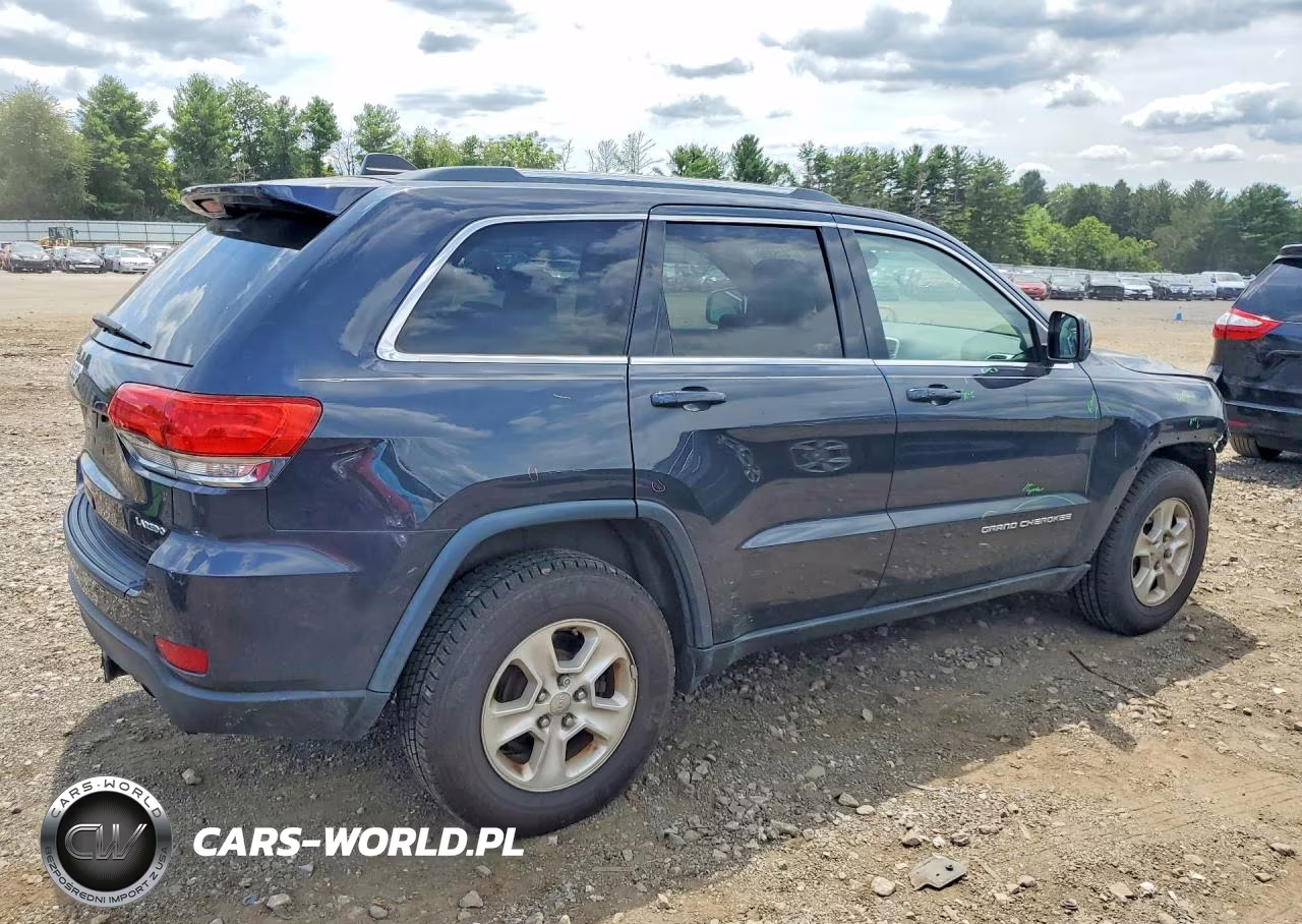 2015 Jeep Grand Cherokee Laredo VIN:1C4RJFAG3FC683838 - 3