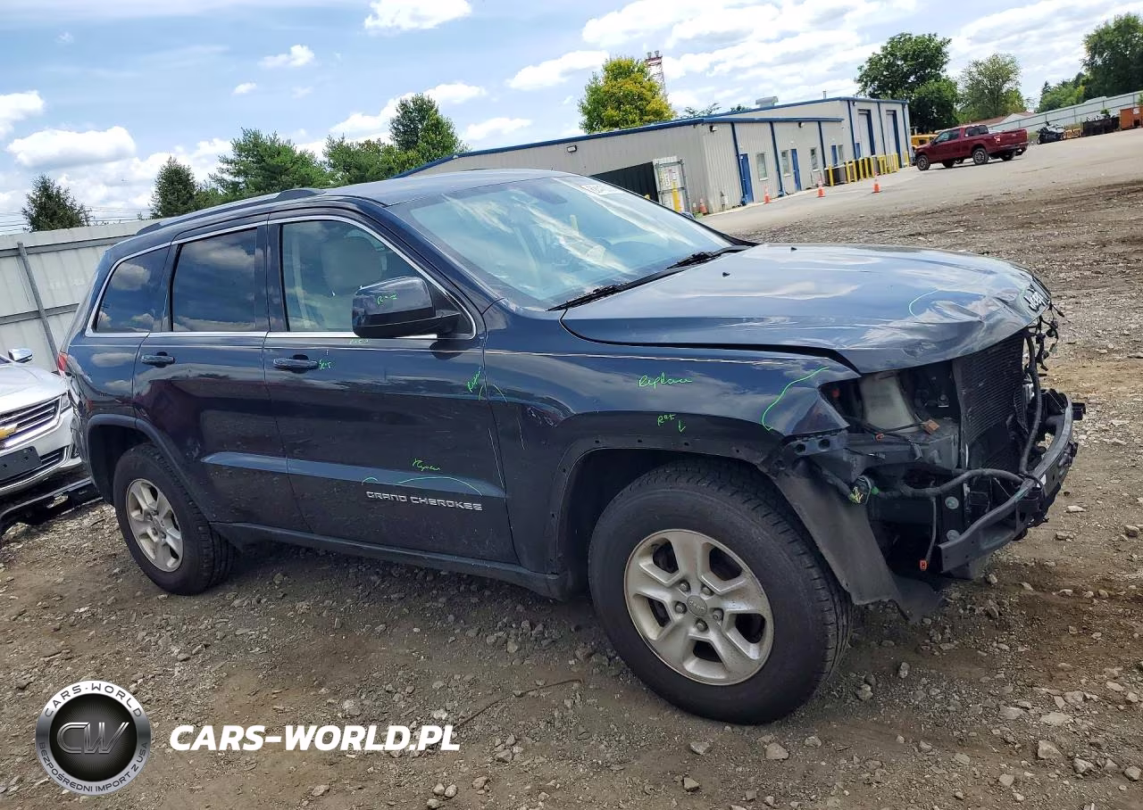 2015 Jeep Grand Cherokee Laredo VIN:1C4RJFAG3FC683838 - 4