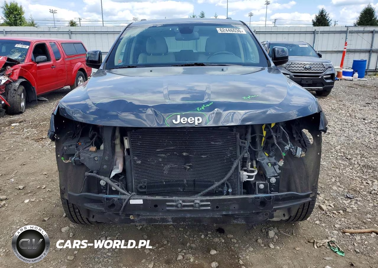 2015 Jeep Grand Cherokee Laredo VIN:1C4RJFAG3FC683838 - 5