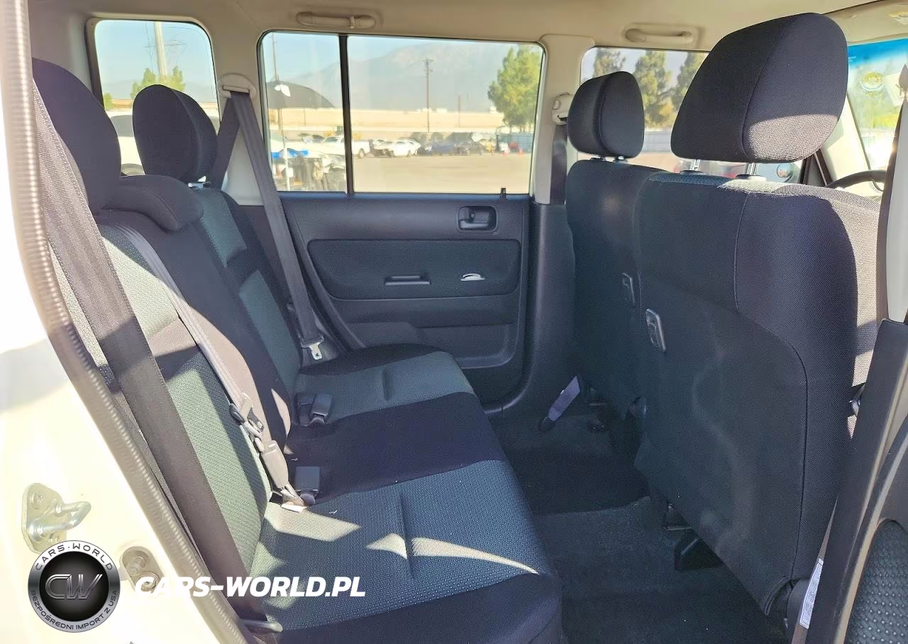 2006 Toyota Scion Xb VIN:JTLKT324X64121190 - 10