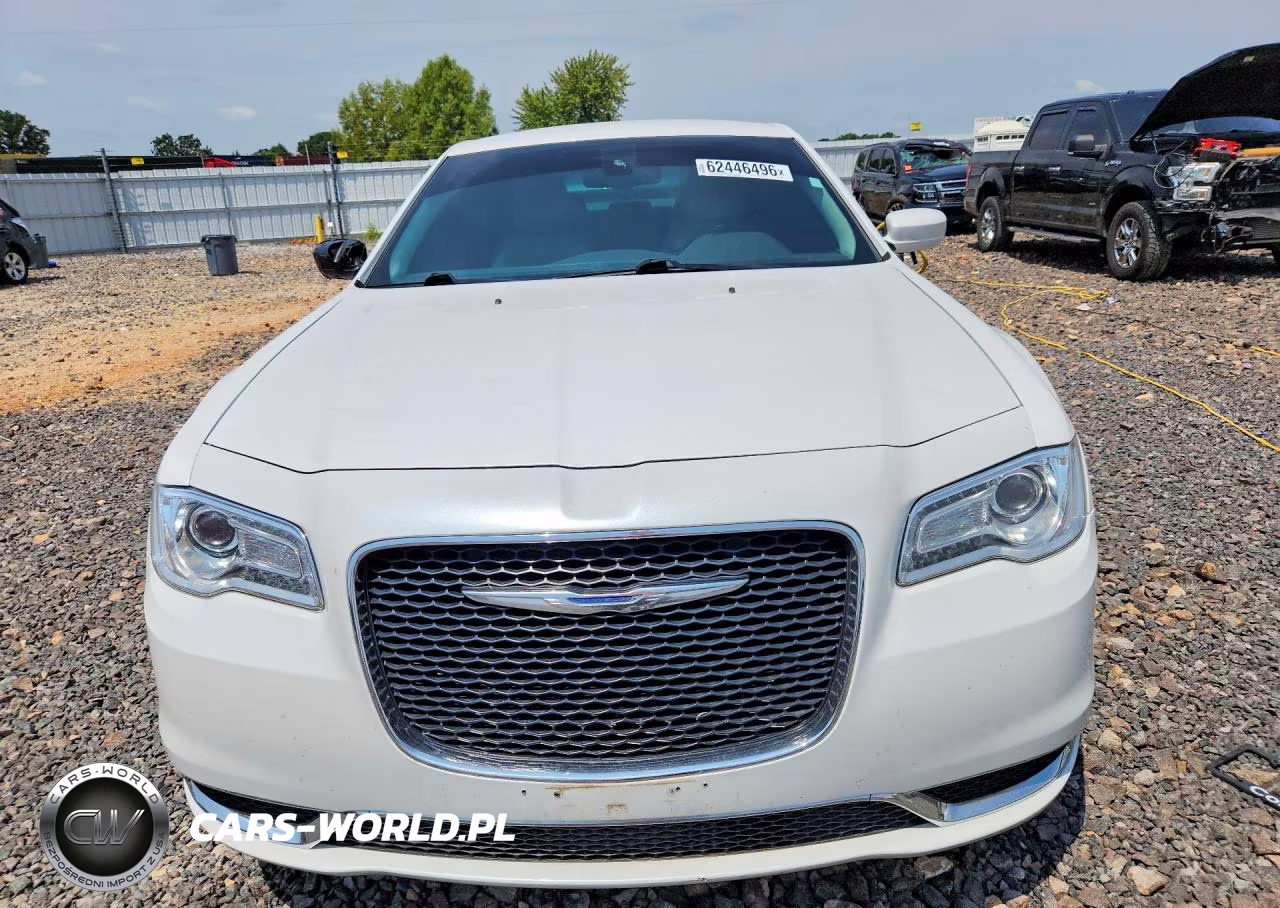 2015 Chrysler 300 Limited VIN:2C3CCAAG0FH766602 - 5