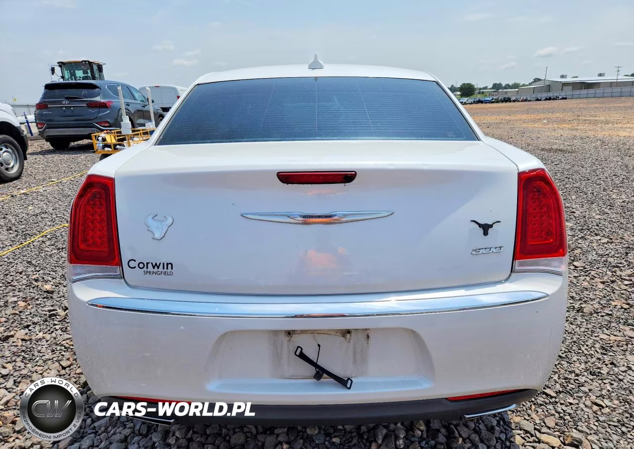 2015 Chrysler 300 Limited VIN:2C3CCAAG0FH766602 - 6