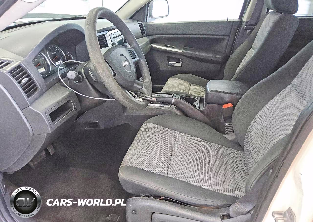 2009 Jeep Grand Cherokee Laredo VIN:1J8GS48K59C538302 - 7