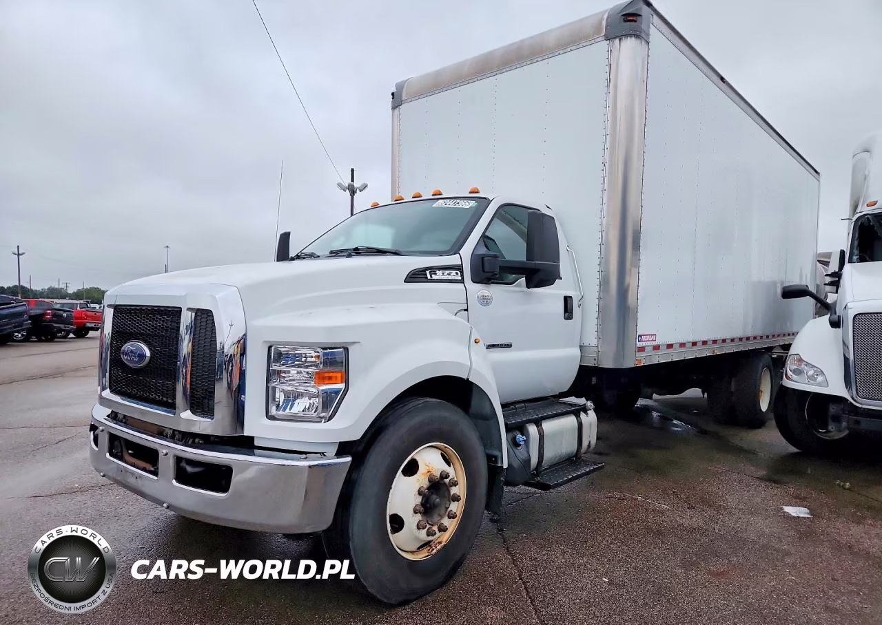 2017 Ford F650 Box Truck