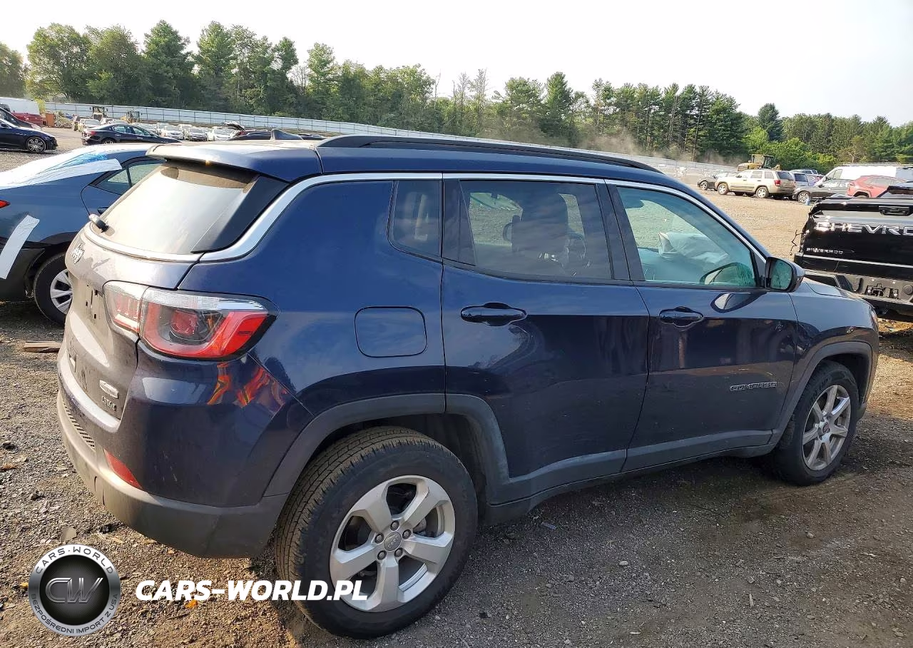 2019 Jeep Compass Latitude VIN:3C4NJDBB5KT835901 - 3