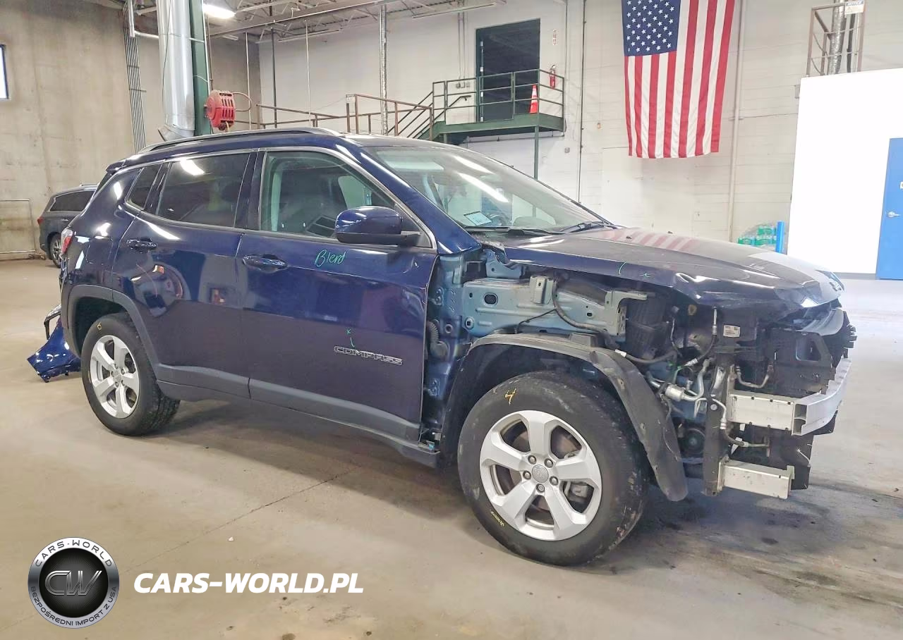 2018 Jeep Compass Latitude VIN:3C4NJDBB6JT399283 - 4