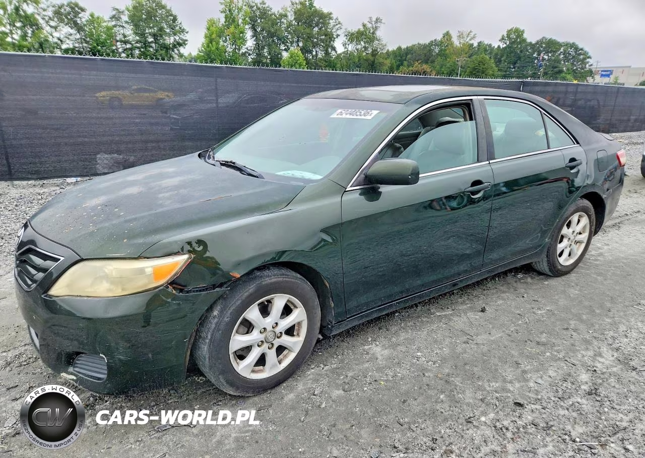 2010 Toyota Camry Le – zdjęcie 1 z 12
