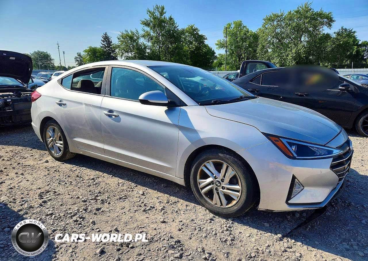 2019 Hyundai Elantra Se VIN:5NPD84LF2KH413142 - 4