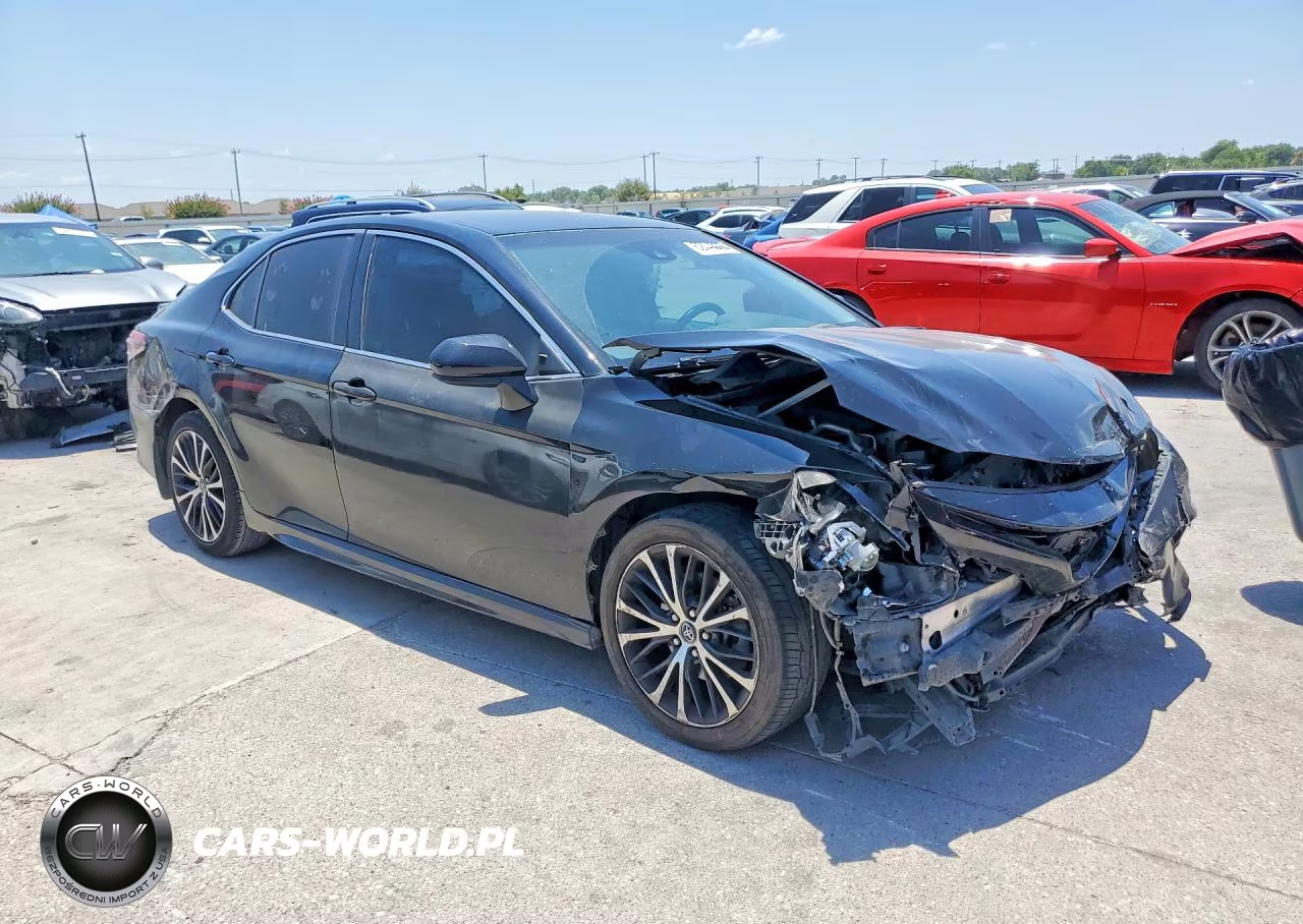 2018 Toyota Camry Se VIN:4T1B11HK3JU571991 - 4