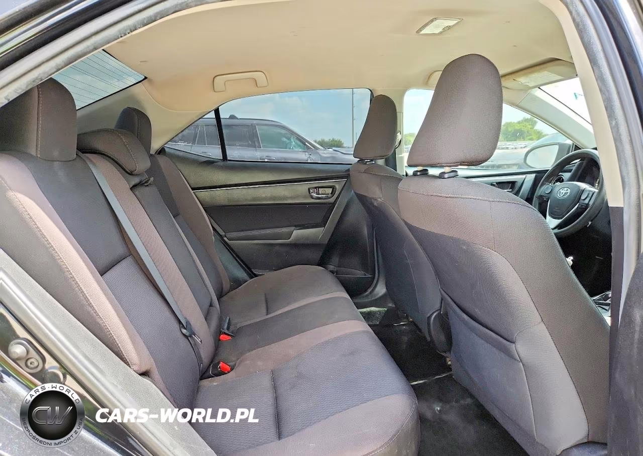 2018 Toyota Corolla Le VIN:5YFBURHE9JP805987 - 10