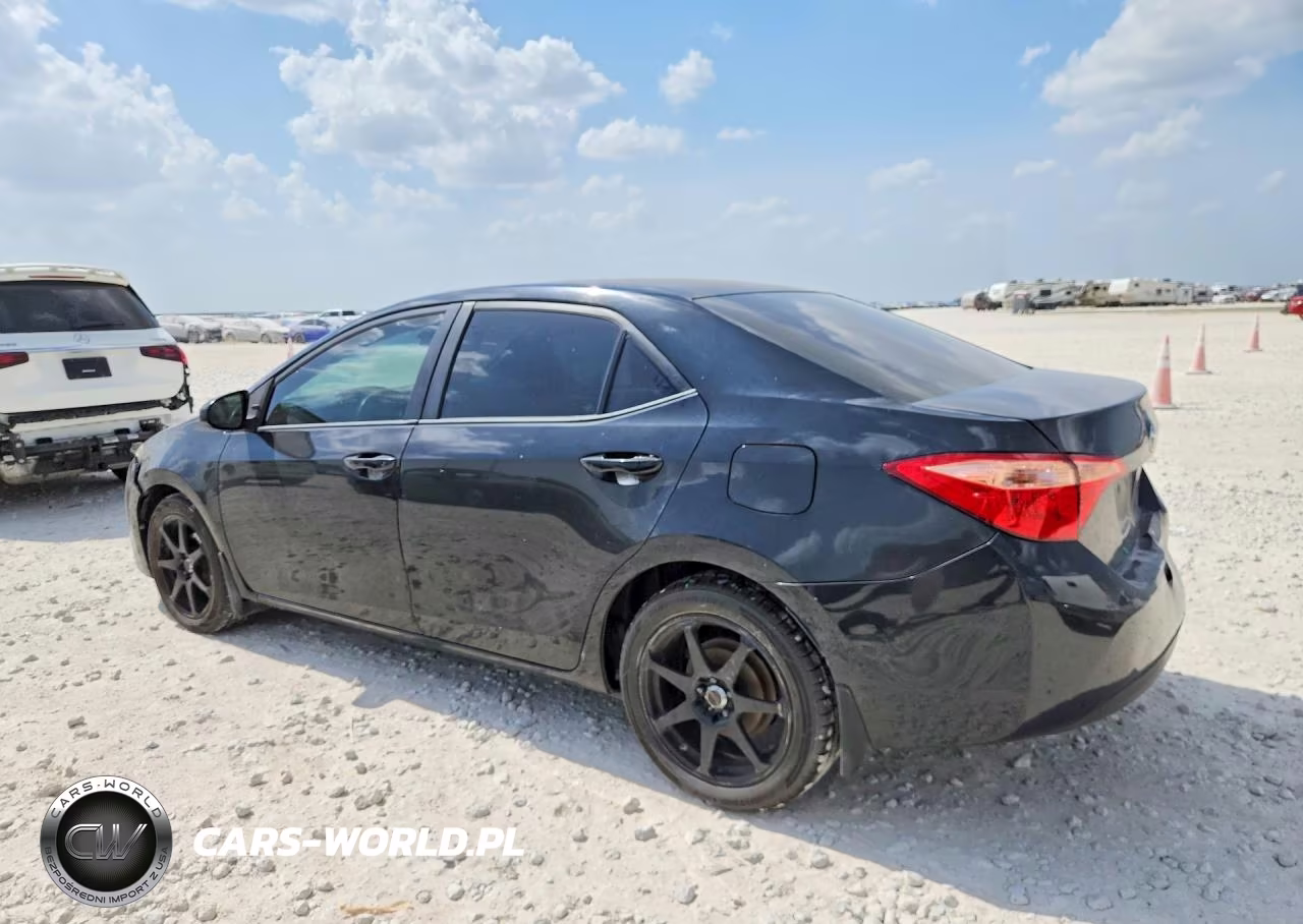 2018 Toyota Corolla Le VIN:5YFBURHE9JP805987 - 2