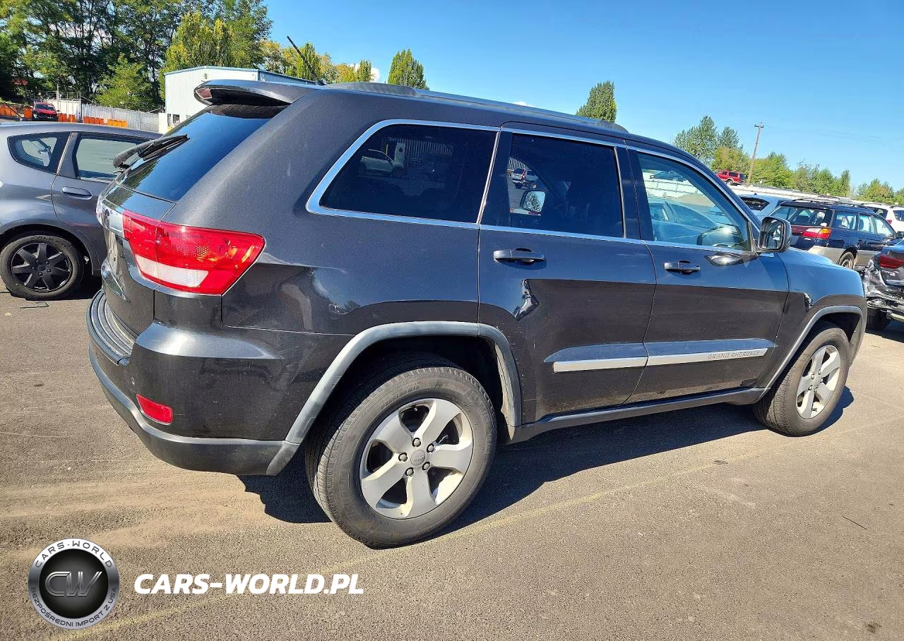 2011 Jeep Grand Cherokee Laredo VIN:1J4RR4GG8BC528114 - 3