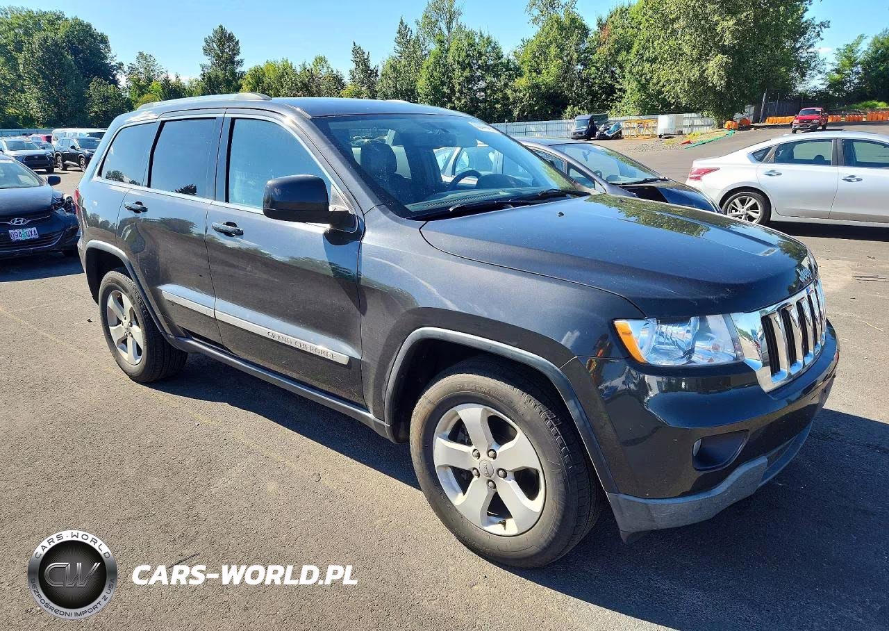 2011 Jeep Grand Cherokee Laredo VIN:1J4RR4GG8BC528114 - 4