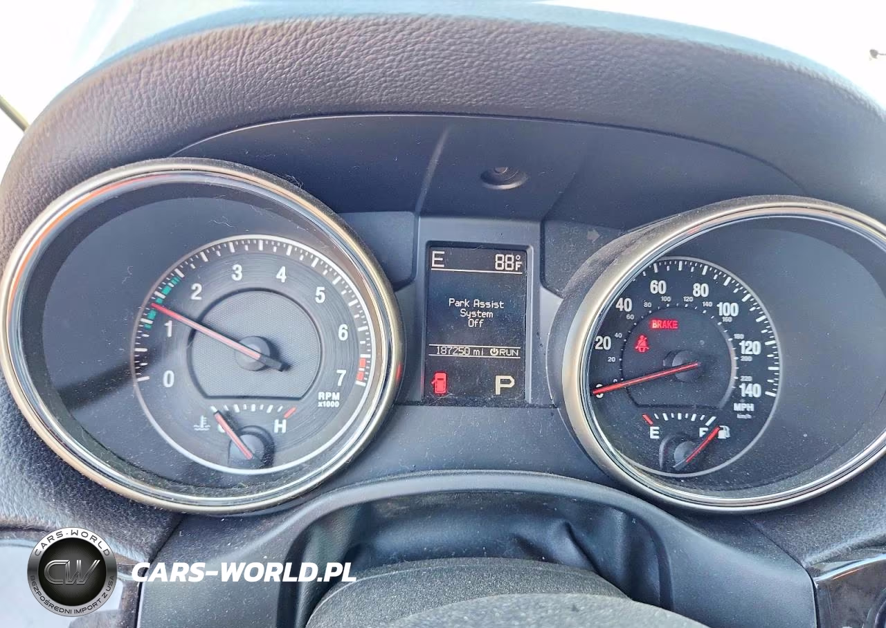 2011 Jeep Grand Cherokee Laredo VIN:1J4RR4GG8BC528114 - 9