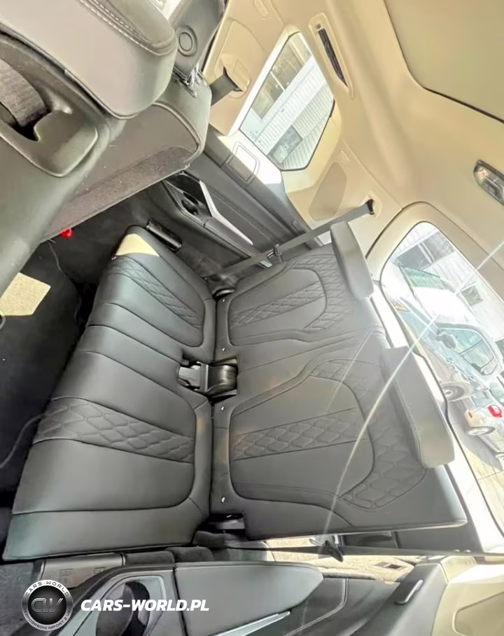 2025 BMW X7 xDrive40I VIN:5UX23EM0XS9X97121 - 10