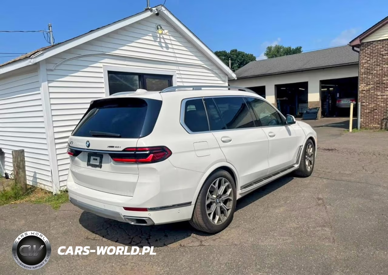 2025 BMW X7 xDrive40I VIN:5UX23EM0XS9X97121 - 3