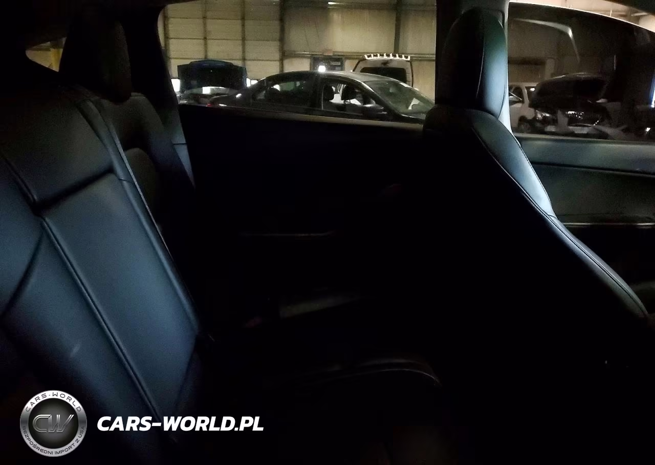 2021 Tesla Model Y VIN:5YJYGAEEXMF263046 - 11