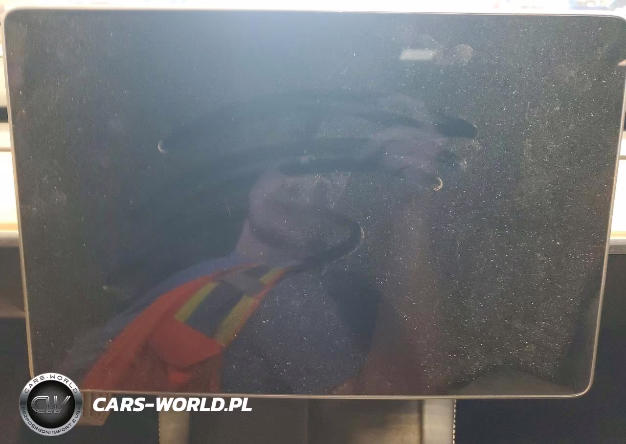 2021 Tesla Model Y VIN:5YJYGAEEXMF263046 - 9