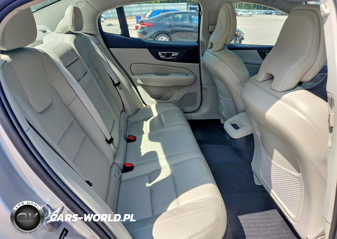 2022 Volvo S60 B5 Momentum VIN:7JRL12FZ5NG177882 - 10