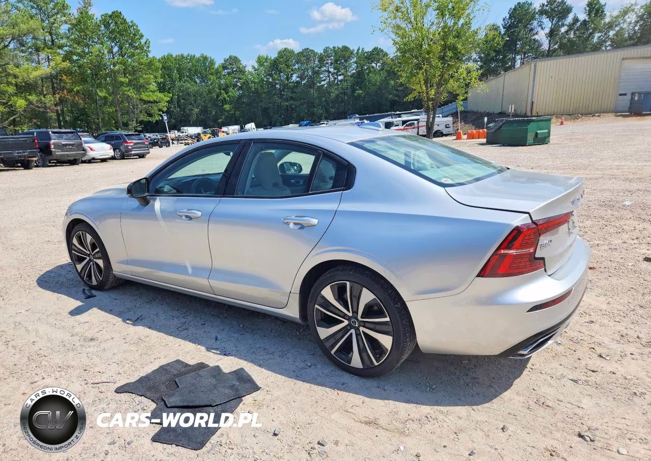 2022 Volvo S60 B5 Momentum VIN:7JRL12FZ5NG177882 - 2