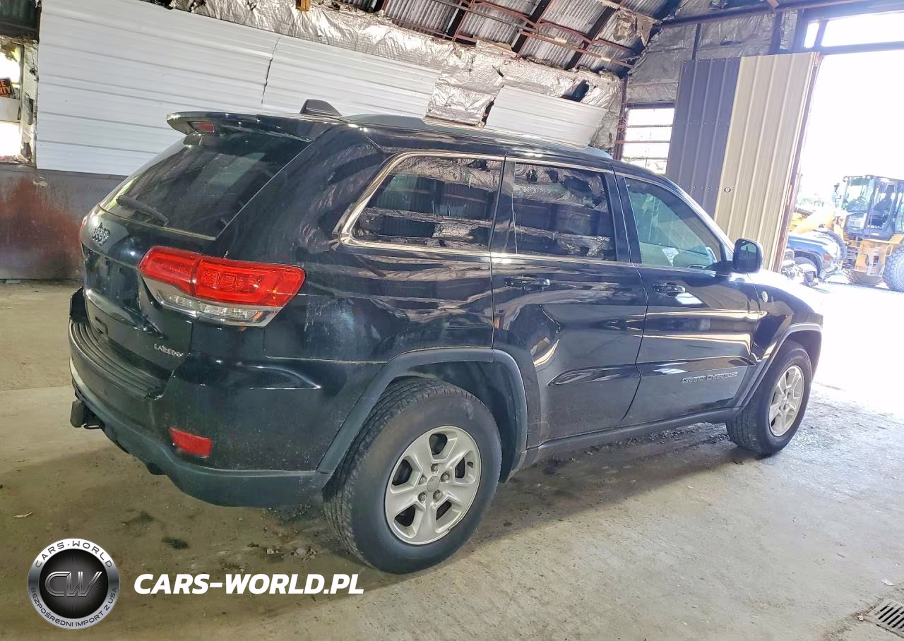 2017 Jeep Grand Cherokee Laredo VIN:1C4RJFAG8HC769343 - 3