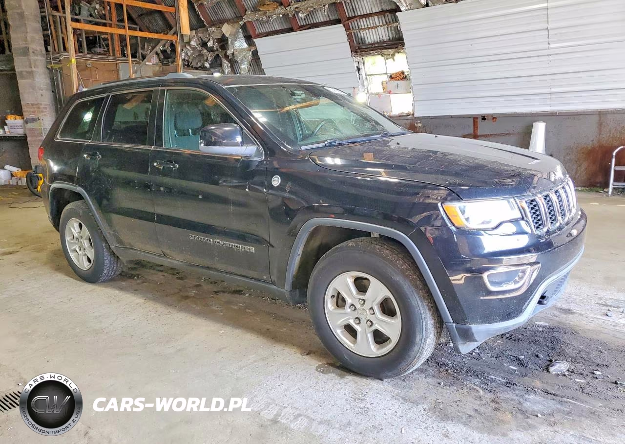 2017 Jeep Grand Cherokee Laredo VIN:1C4RJFAG8HC769343 - 4