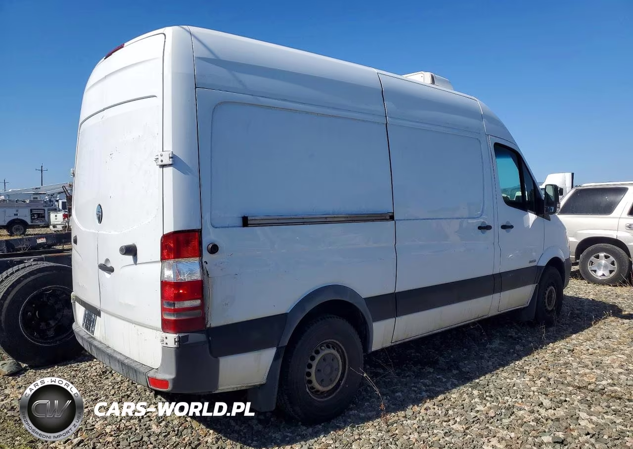 2015 Freightliner Sprinter 2500 Refrigerated Delivery Van VIN:WDYPE7CC5F5974751 - 3