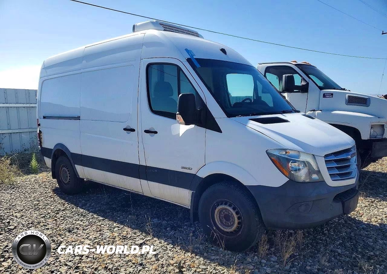 2015 Freightliner Sprinter 2500 Refrigerated Delivery Van VIN:WDYPE7CC5F5974751 - 4