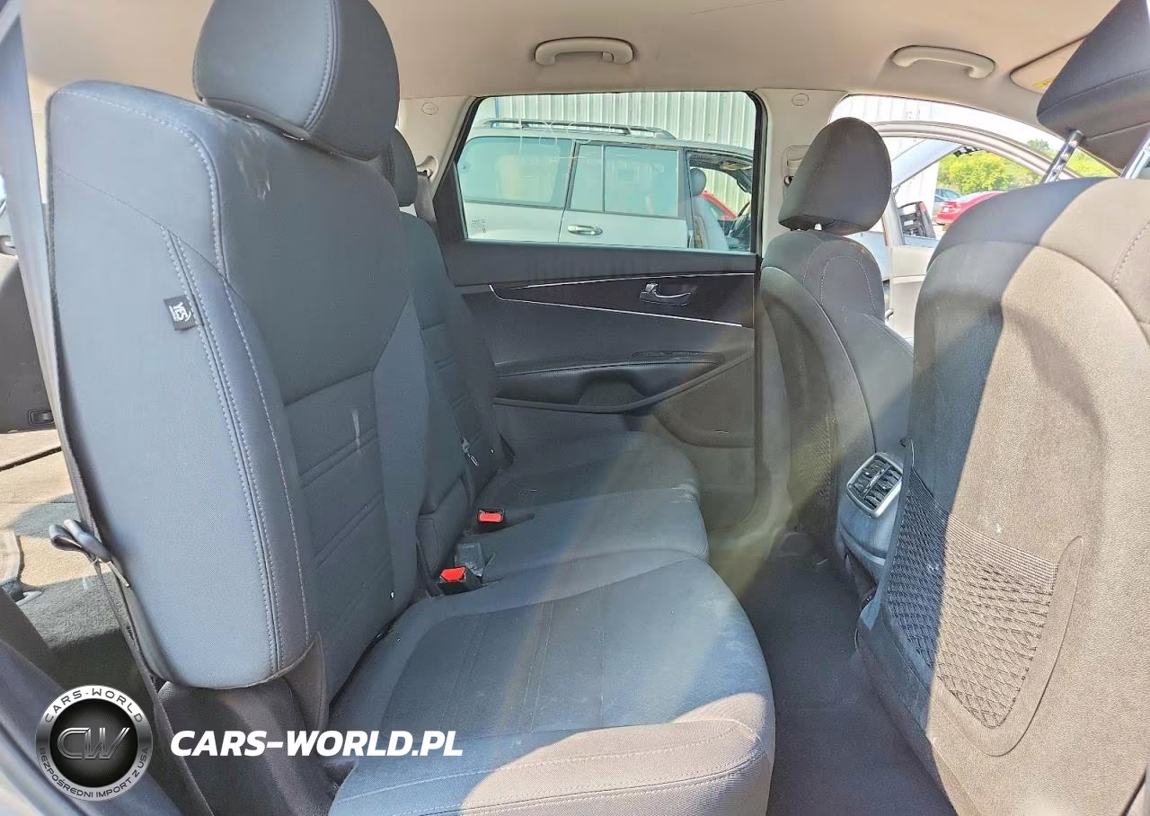 2019 Kia Sorento Lx VIN:5XYPG4A39KG438376 - 11