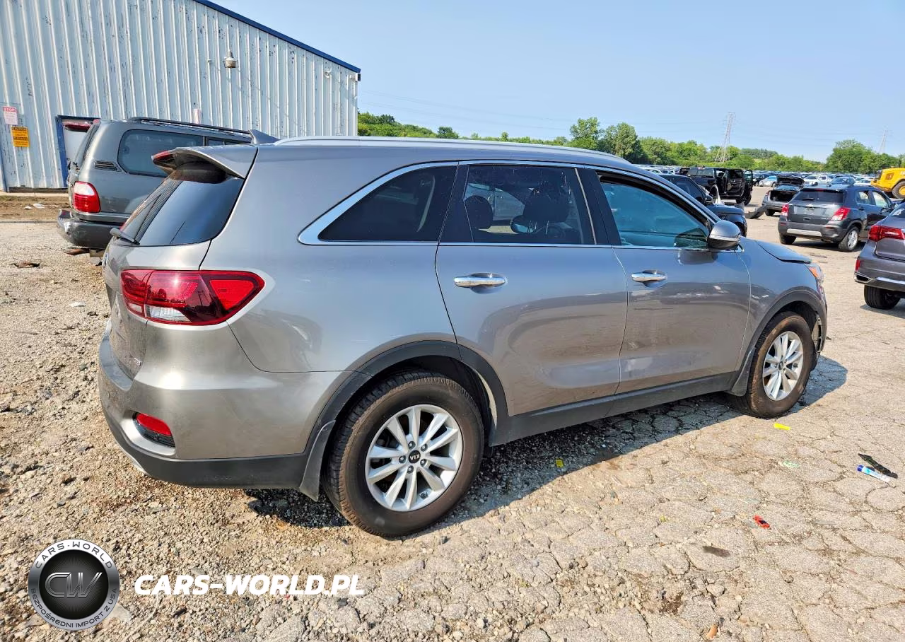2019 Kia Sorento Lx VIN:5XYPG4A39KG438376 - 3