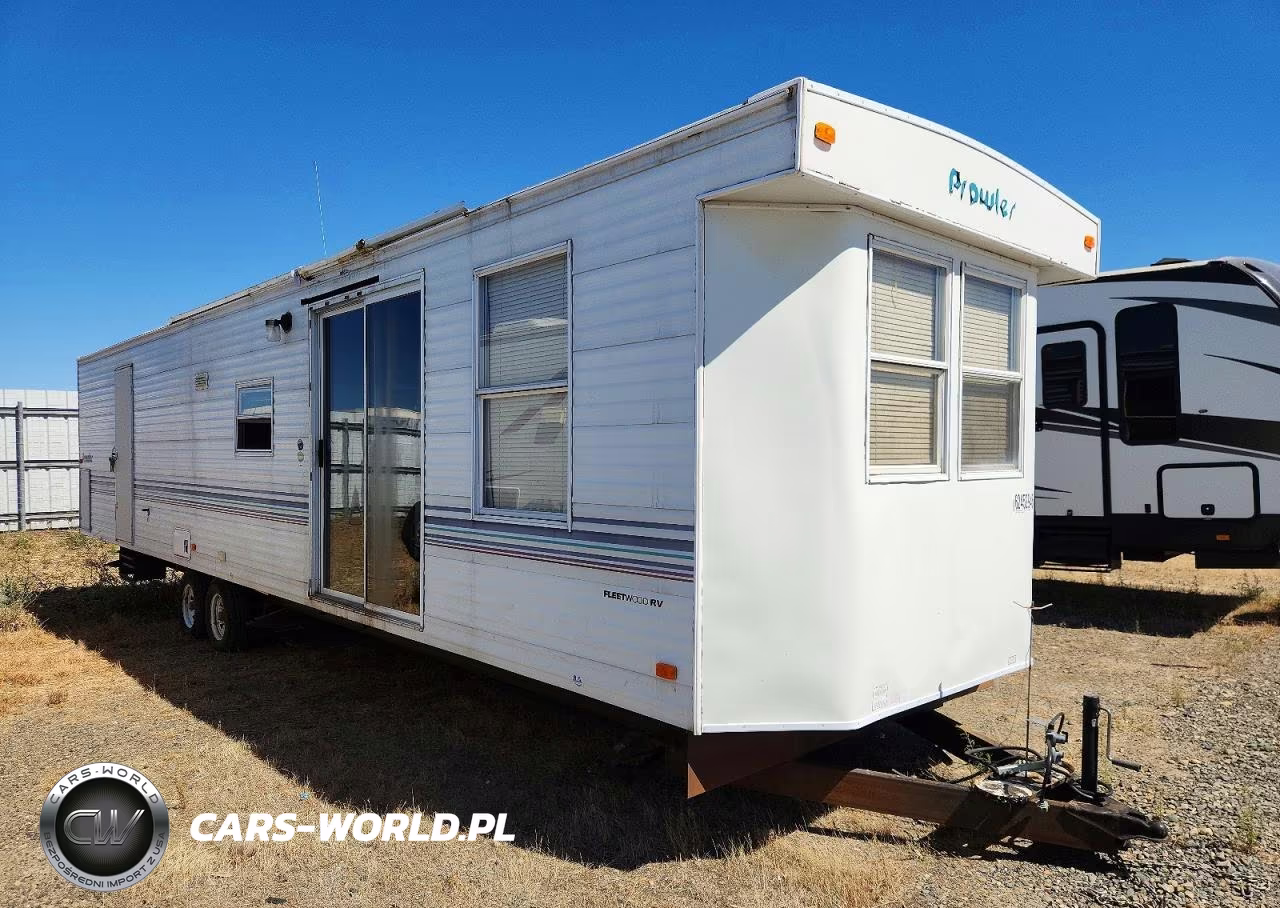 2002 Fleetwood Prowler Camper – zdjęcie 1 z 10