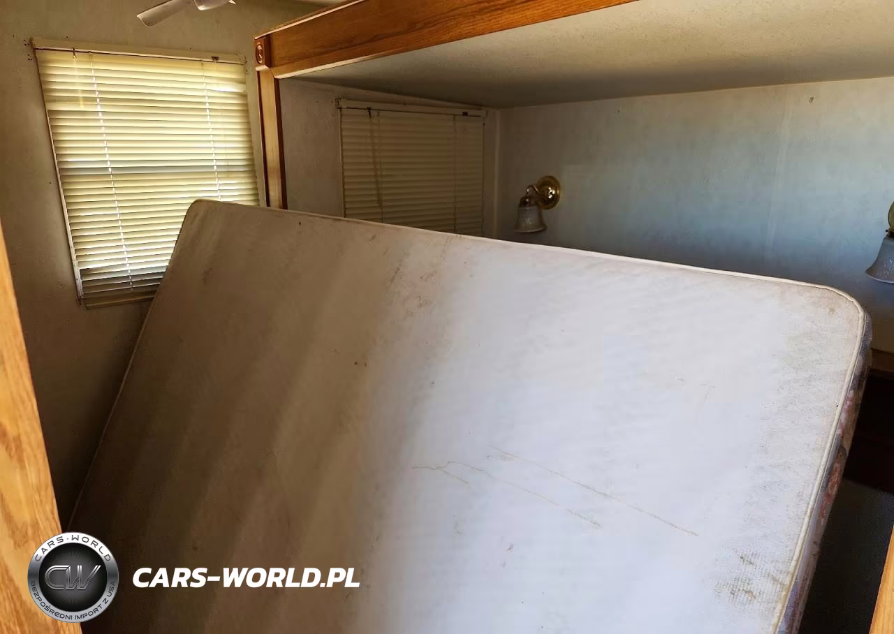 2002 Fleetwood Prowler Camper VIN:1EC8W392121585346 - 6