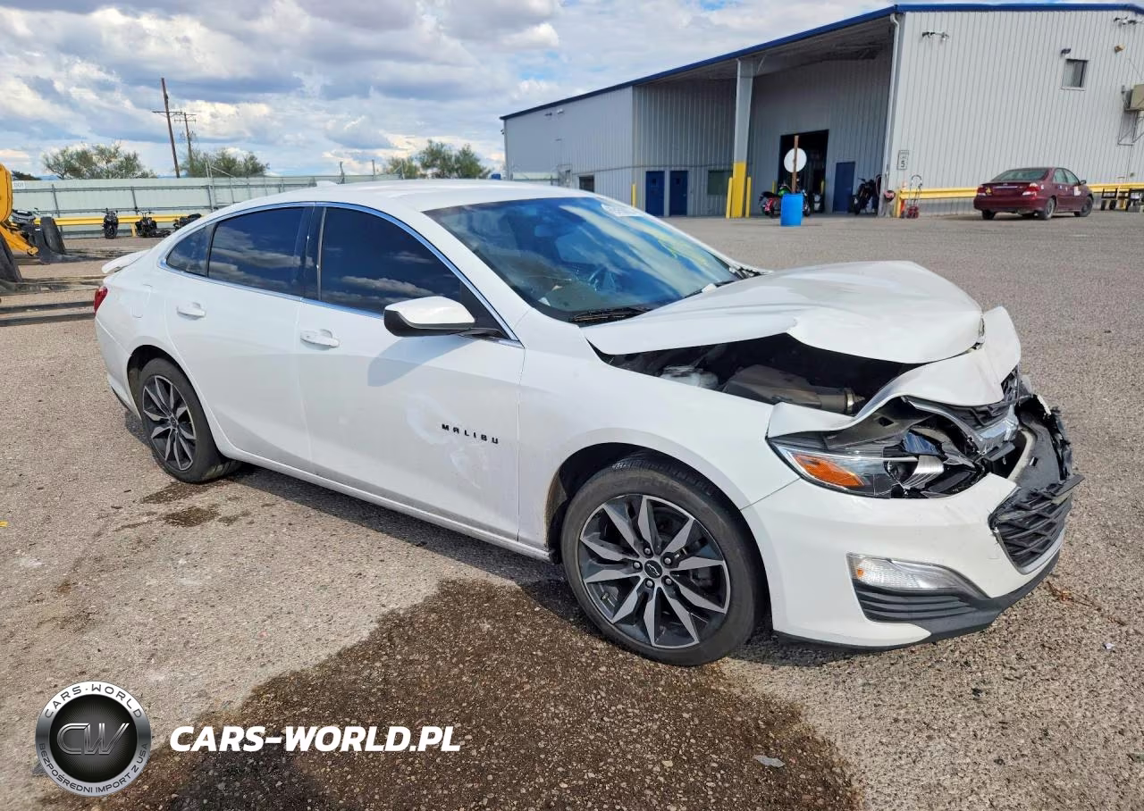2021 Chevrolet Malibu Rs VIN:1G1ZG5ST2MF041927 - 4