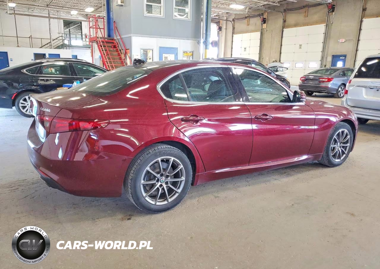 2017 Alfa Romeo Giulia Q4 VIN:ZARFAEDN8H7558407 - 3