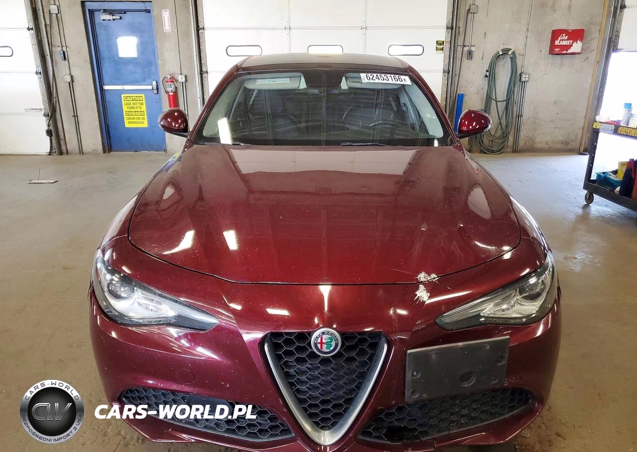 2017 Alfa Romeo Giulia Q4 VIN:ZARFAEDN8H7558407 - 5