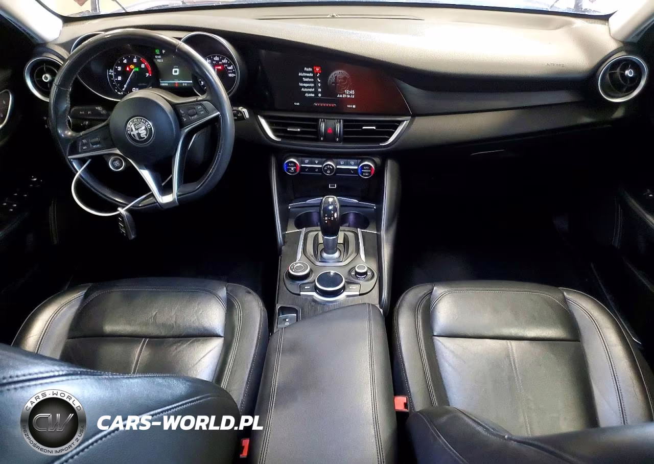 2017 Alfa Romeo Giulia Q4 VIN:ZARFAEDN8H7558407 - 8