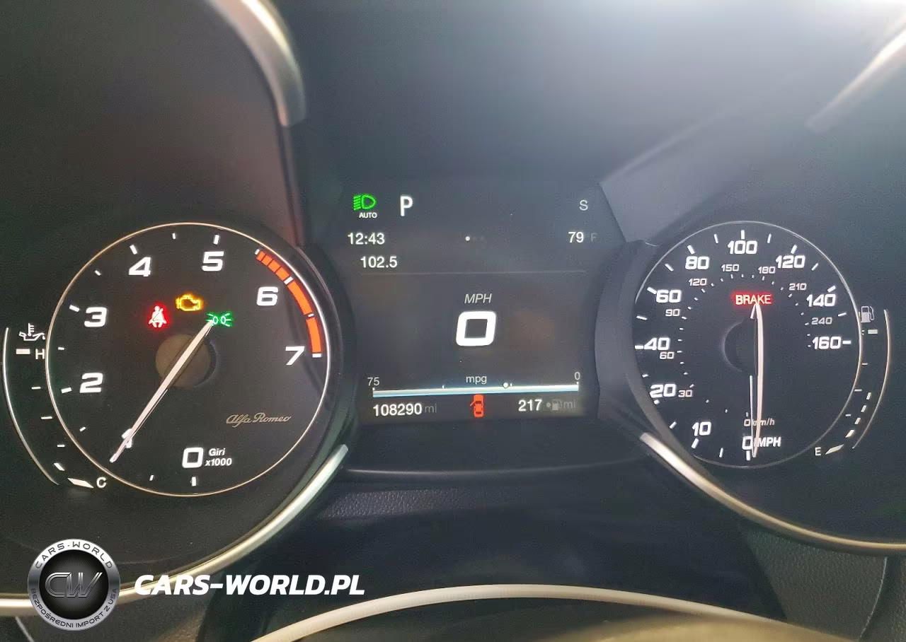 2017 Alfa Romeo Giulia Q4 VIN:ZARFAEDN8H7558407 - 9