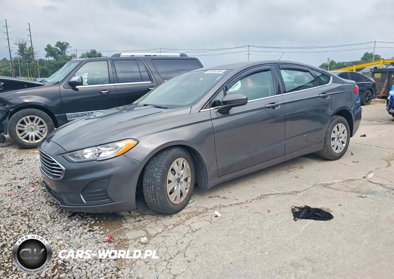 2019 Ford Fusion S VIN:3FA6P0G72KR282269 - 1