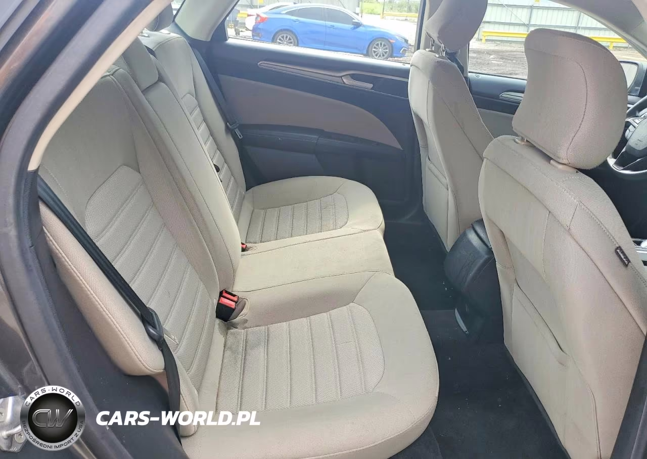 2019 Ford Fusion S VIN:3FA6P0G72KR282269 - 10