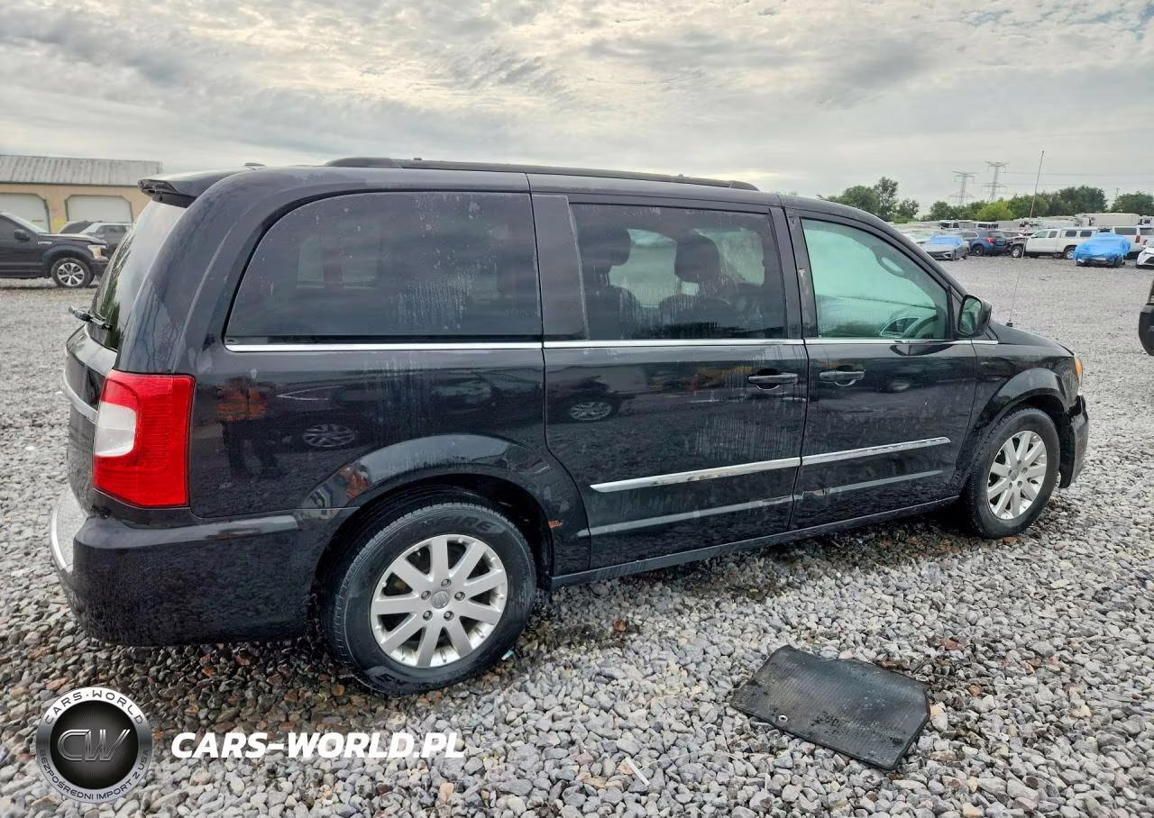 2016 Chrysler Town & Country Touring VIN:2C4RC1BG3GR198670 - 3