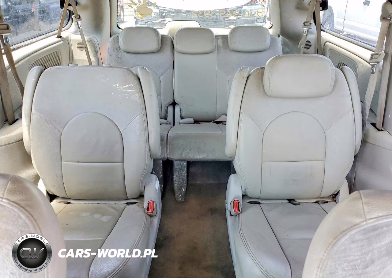 2007 Chrysler Town & Country Limited VIN:2A4GP64LX7R260532 - 10