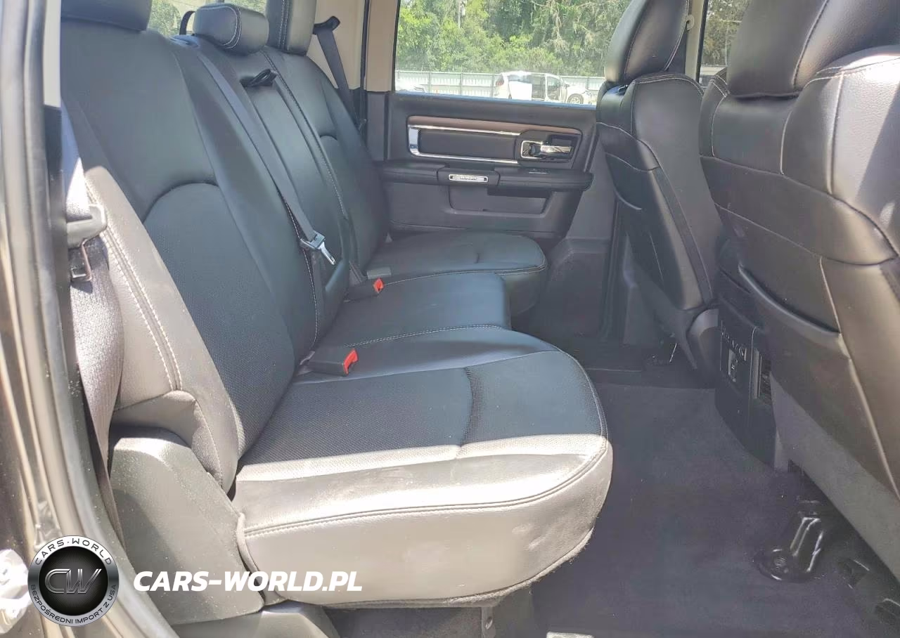 2016 Ram 1500 Laramie VIN:1C6RR7NM7GS374872 - 10