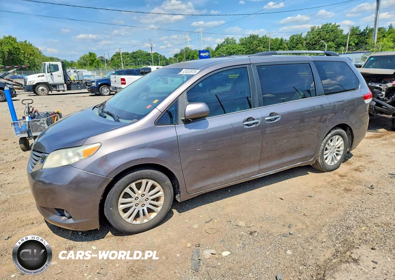 2012 Toyota Sienna Xle 8-Passenger