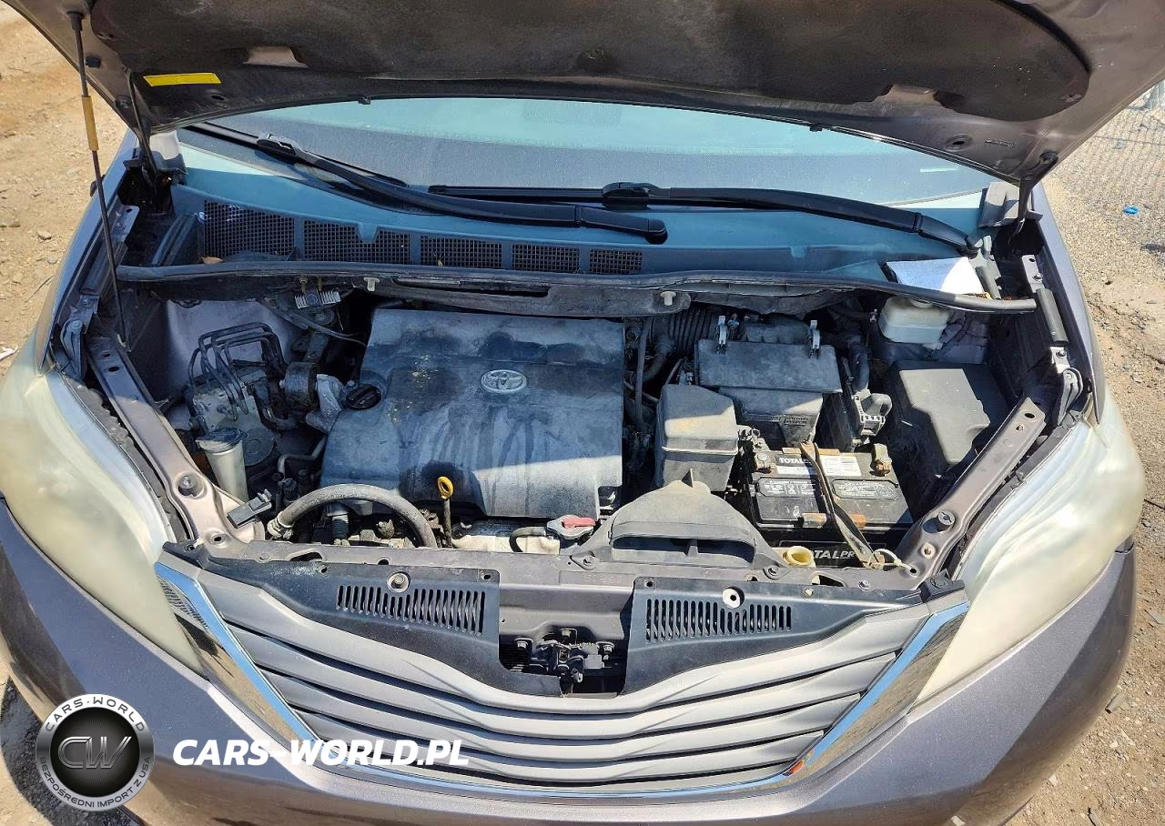 2012 Toyota Sienna Xle 8-Passenger VIN:5TDYK3DC7CS262747 - 12