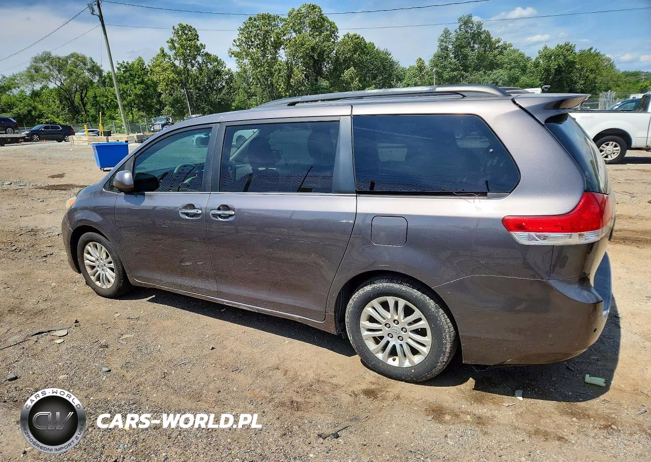 2012 Toyota Sienna Xle 8-Passenger VIN:5TDYK3DC7CS262747 - 2